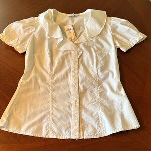 Banana Republic NWT White Shortsleeved V-neck Shirt Petite XS - Great Gift